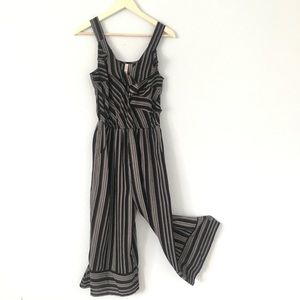 Cute striped romper!